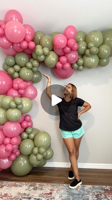 Wall Balloon Garland Ideas, Balloon On Wall Ideas, Huge Balloon Garland, 2 Color Balloon Arch, Balloons Arch Diy, Balloon Arch Color Ideas, 10ft Balloon Garland, Outdoor Balloon Decorations Backyards, Balloon Wall Garland