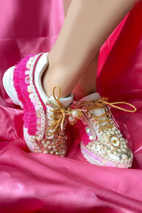 Indian Wedding Sneakers, Shoes For Navratri, Bridal Sneakers Indian, Navratri Shoes, Bridal Heels Indian, Wedding Sneakers For Bride, Artsy Shoes, Bride Sneakers, Pretty Sneakers