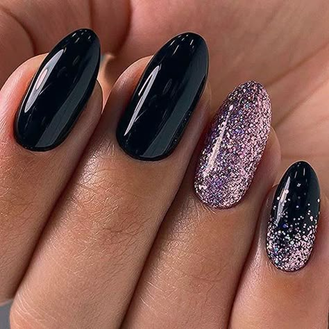 Nail Designs Winter, Nail Colors And Designs, Winter Nail Colors, Unghie Sfumate, Lavender Nails, Nail Colors Winter, Christmas Gel Nails, Cute Gel Nails, Shellac Nails