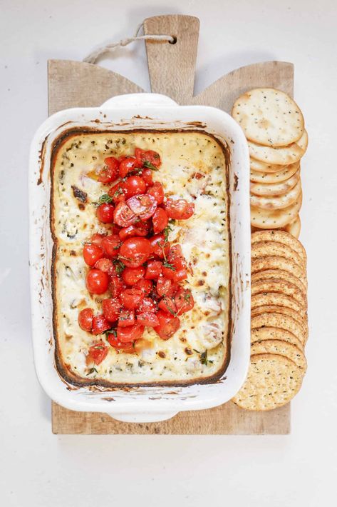 Baked Feta Dip Appetizer Recipes, Feta Dip Recipes, Baked Feta Appetizer, Baked Feta Dip, Feta Cheese Dip, Cheese Dips, Salt Crackers, Dips Recipes, Delicious Dips