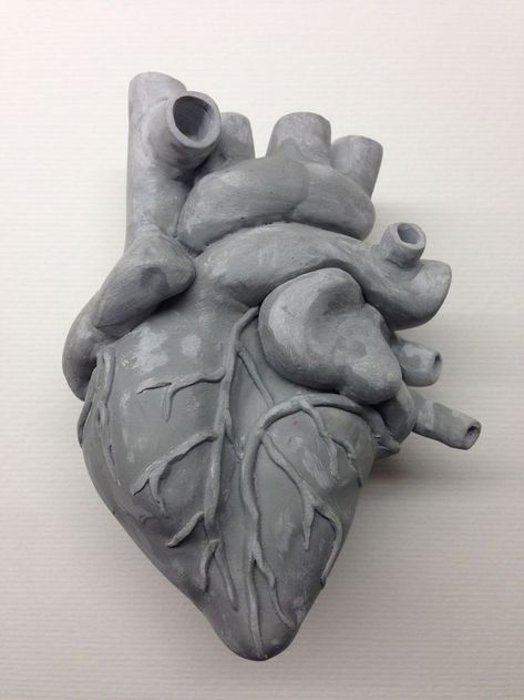 Heart Sculpture, Ceramic Art Sculpture, Sculpture Art Clay, Clay Diy Projects, Ceramics Projects, Clay Art Projects, A Level Art, Sculpting Clay, Art Clay