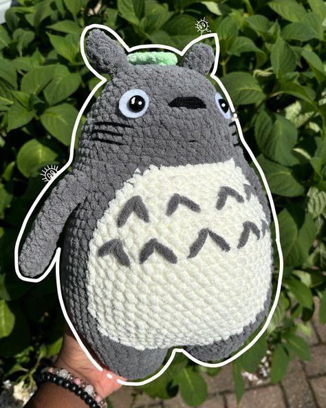 To-to-ro! To-toooo-ro!! . . I am in love with my giant Totoro!!! I’m already itching to make more lol. . Pattern: @pemeamishop Yarn: Bernat Blanket Yarn . . #totoro #totorolover #myneighbortotoro #studioghibli #ghibli #crochet #crocheting #crochetart #amigurumi Totoro Crochet Pattern, Ghibli Crochet, Totoro Crochet, Totoro Amigurumi, Bernat Blanket, Bernat Blanket Yarn, I Am In Love, Blanket Yarn, My Neighbor Totoro