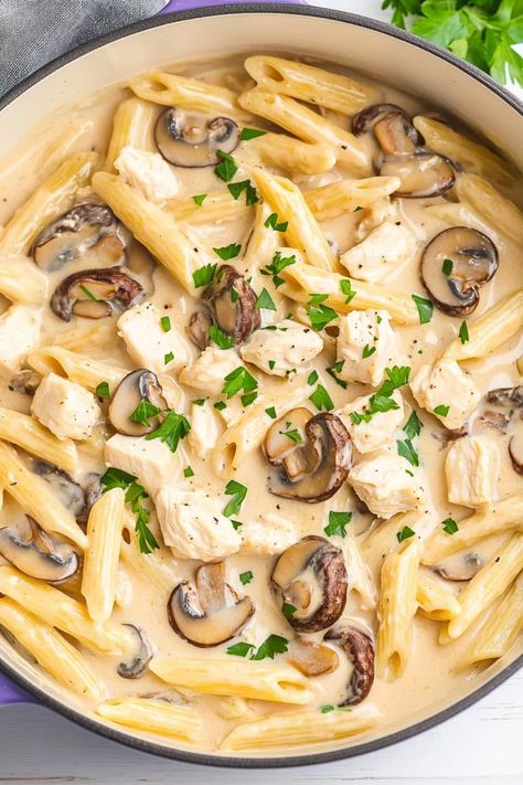 Italian Chicken And Mushroom Recipes, White Mushroom Pasta, White Sauce Mushroom Pasta, Chicken And Mushroom Pasta Recipes, Chicken Mushroom Pasta Recipes, Pasta With Chicken And Mushrooms, White Wine Pasta Recipes, Cream Chicken Pasta, Creamy Chicken And Mushroom Pasta