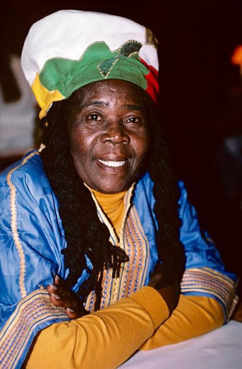 BOB MARLEY'S MOTHER- CEDELLA BOOKER ❤💛💚 Jamaican Men, Roots Reggae, People Icon, Photo Photo, Bob Marley, Jamaica