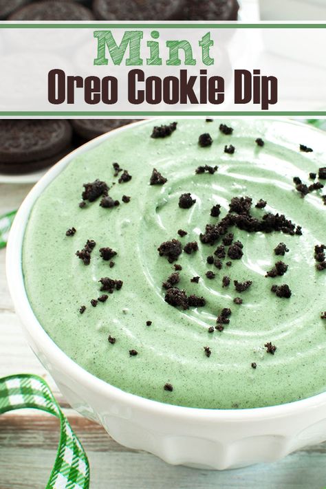 Easy, no bake dessert tastes just like grasshopper pie, but in an easy dessert dip recipe. This Mint Oreo Cookie Dip is perfect for St. Patrick’s day or anytime of year party or potluck. Make ahead and serve with cookies, Oreos, or chocolate graham crackers. #dips #oreo #chocolate #desserts #sweets #stpatricksday #snacks Mint Dessert, No Bake Oreo Dessert, Mint Chocolate Desserts, Easy Dessert Dips, Dip Food, Dessert Dip Recipes, Appetizers Easy Dips, Mint Desserts, Grasshopper Pie