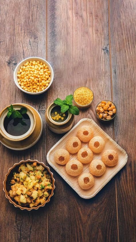 Pani puri Paani Puri Photography, Golgappe Panipuri Photography, Pani Puri Photography, Pani Poori, Indian Food Photography, Puri Recipes, Fast Food Items, Pani Puri, Product Promotion