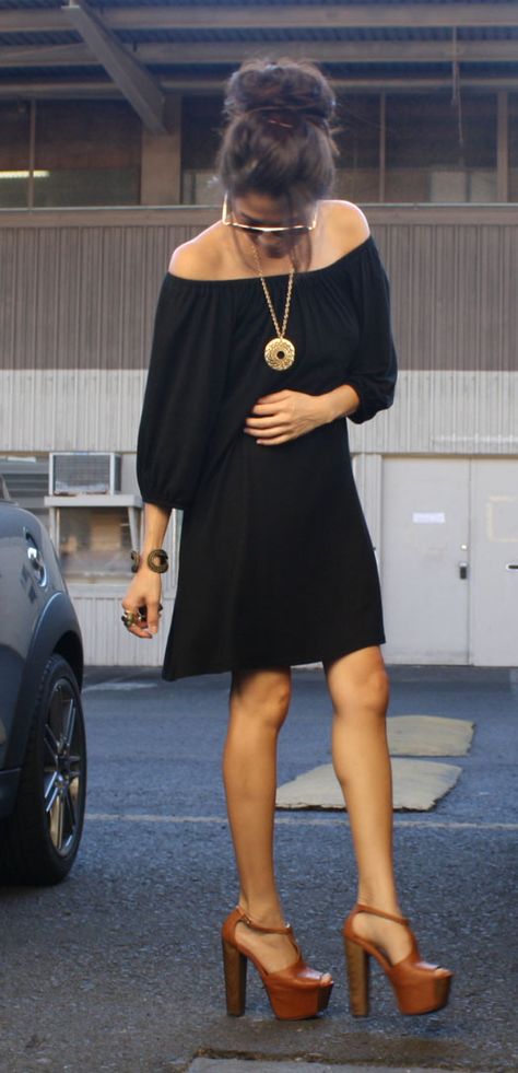 Black off the shoulder shift dress & jessica simpson dany platform heels! Perfect ;) Traje Casual, Off The Shoulder Dress, Looks Style, Spring Summer Outfits, Platform Heels, Moda Casual, Jessica Simpson, Look Fashion, Passion For Fashion