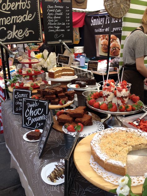 Cake stall at Camden Lock Market, London  Love the use of strawberries for extra colour! Market Stall Food Ideas, Cake Market Stalls, Baking Stall Display Ideas, Food Market Stall Display Ideas, Bakery Stall Display, Market Stall Display Ideas Food, Cake Stall Ideas, Cake Stall Display Ideas, Food Stall Ideas