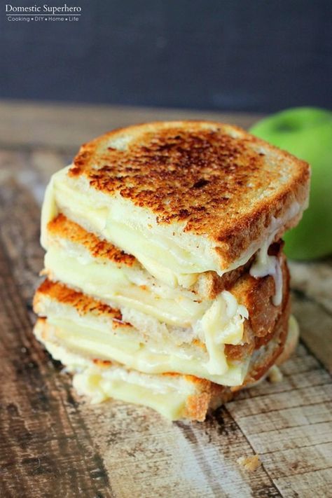 Quiche, Gouda Grilled Cheese, Apple Gouda, Resep Sandwich, Fancy Grilled Cheese, Bacon Grilled Cheese, Gourmet Grilled Cheese, Diy Easy Recipes, Best Grilled Cheese