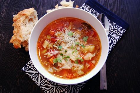 Marcella Hazan Minestrone, Marcella Hazan, Easy Soup, Minestrone Soup, Soup And Stew, Low Glycemic, Minestrone, Vegetable Soup, Italian Food