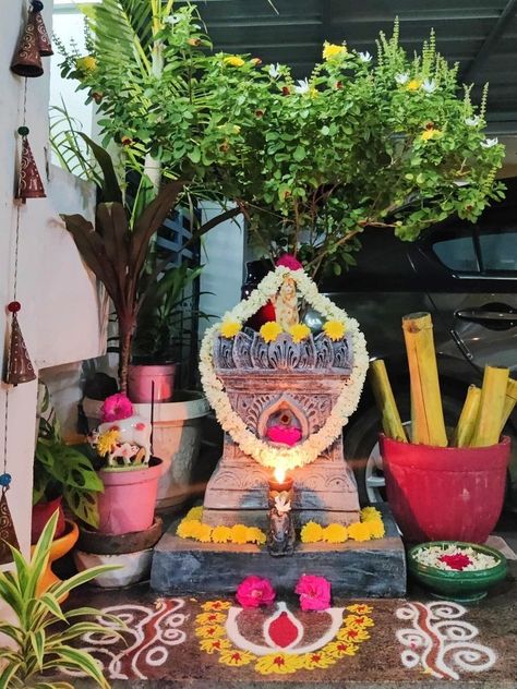 Thulasi Plant Decoration, Thulasi Plant, Tulasi Plant, Tulsi Pot, Tulsi Vivah, Tulsi Plant, Devotional Topics, Plant Decoration, Hanuman Pics