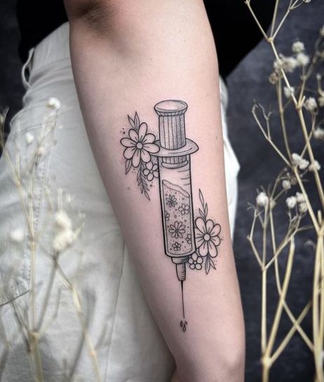 Insulin Vial Tattoo, Small Nurse Tattoo, Spoonie Tattoo, Healthcare Tattoo, Frida Tattoo, Tattoo 2023, Cute Finger Tattoos, Nurse Tattoo, Medical Tattoo