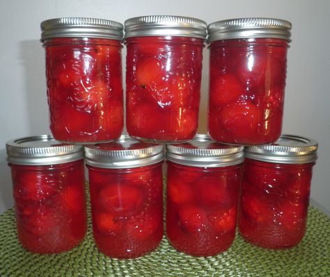 Whole Canned Crabapples recipe - from the CRABAPPLE COOKBOOK OF CANADA Family Cookbook Crabapple Recipes, Crab Apple Recipes, Food Canning, Preserving Recipes, Food Preserving, Canning Fruit, Valley Cottage, Home Canning Recipes, Apple Recipes Easy