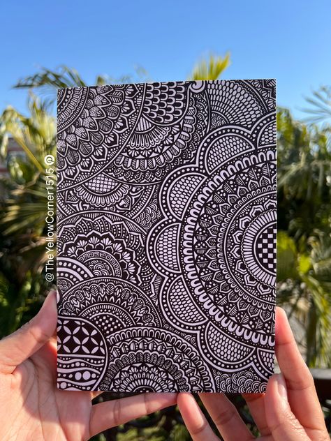 Mandala Art Complicated, Mandala Notebook Cover, New Year Mandala Art 2024, Doddleoddle Art Design, Aesthetic Mandala Art Easy, Doodle Mandala Art Simple, Easy Doodle Art Design, Mandala Art Simple Easy For Beginners, Doodle Art Drawing Creative