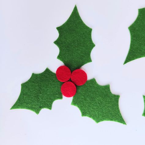 Felt Holly Leaves, Felt Cards, Felt Mistletoe, Felt Holly, Office Nursery, Christmas Craft Supplies, Felt Letters, Applique Quilting, Holly Leaves