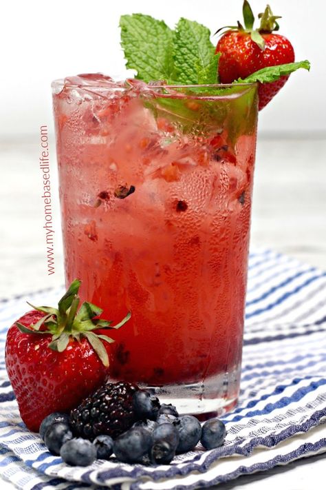 This berry crush cocktail is so delish! A berry cocktail recipe with three different kinds of fresh berries. A lightly sweet and refreshing cocktail. Crafts Organization, Glass Blender, Berry Cocktail, Light Cocktails, Berry Drink, Berry Drinks, Cocktail Mix, Living Your Best Life, Raspberry Lemonade