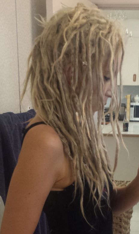 Fairy Dreadlocks, White Dreadlocks, White Braids, Pretty Dreads, Blonde Dreadlocks, Long Silver Hair, Bohemian Fairy, Blonde Dreads, Dread Head