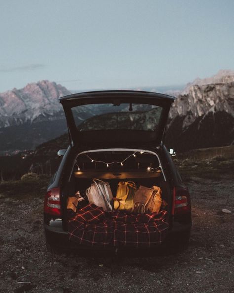 Dream Dates, Cute Date Ideas, Camping Aesthetic, Fun Sleepover Ideas, Kid Friendly Travel Destinations, Car Aesthetic, Drive In Movie, Kid Friendly Trips, Summer Plans