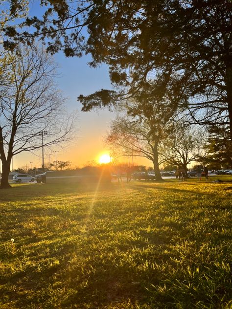 Sunset at the park Sunrise Park, Park Sunset, Piedmont Park, Sunset View, Happy Summer, Sunset Views, Camera Roll, The Park, Summer Vibes