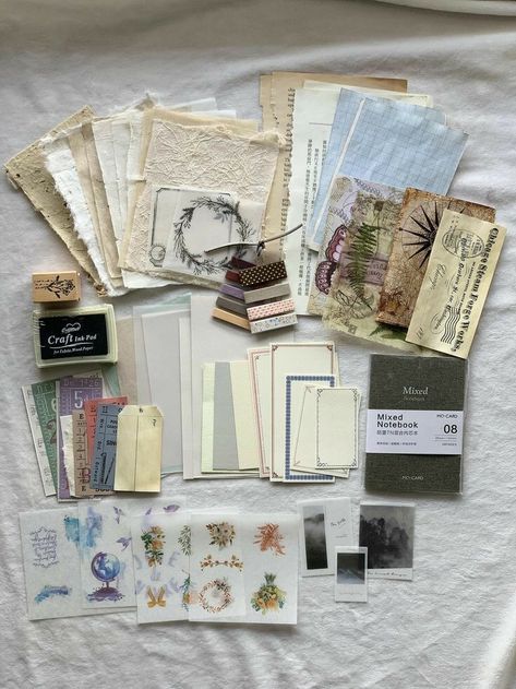 Journal Starter Kit, Pen Pal Letters, Handwritten Letters, Journal Aesthetic, Bullet Journal Inspo, Journal Kit, Bullet Journal Ideas Pages, Scrapbook Journal, Mail Art