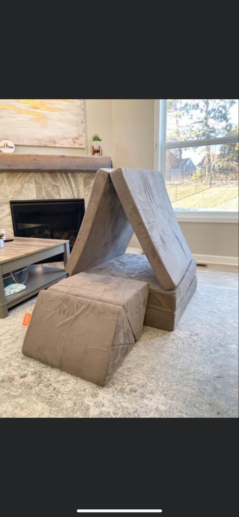 Play Couch Build Ideas, Joey Couch Builds, Nugget Couch Fort, 1 Nugget Builds, Single Nugget Builds, Nugget And Pikler Builds, 1 Nugget Configurations, Explorer Sofa Builds, The Joey Couch