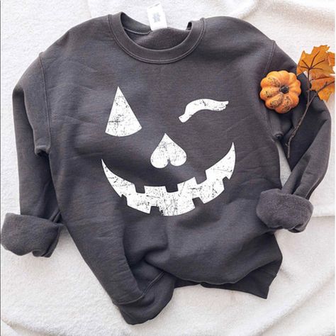 Winking Pumpkin Crewneck Sweatshirt Charcoal Grey Soft S:2-4 M:6-8 L:10-12 If You Would Like Measurements. Feel Free To Comment Sweatshirts, S Crew, Charcoal Grey, Gray White, Crewneck Sweatshirt, Crew Neck Sweatshirt, Scoop Neck, Feel Free, Crew Neck