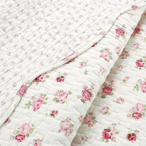 Amazon.com: Cozy Line Home Fashions Pink Rose Garden Floral 100% Cotton Reversible Coverlet Bedspread Quilt Bedding Set (Ivory Rose, Queen - 3 Piece) : Home & Kitchen Pink Rose Garden, King Quilt Bedding, Shabby Chic Quilts, Dnevna Soba, Quilt Tips, Rose Quilt, Shabby Chic Bedding, Amazon Home Decor, Floral Quilt