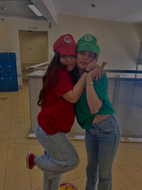 Mario And Luigi Twin Day, Twin Day Hoco Week, Duo Book Week Costumes, Dual Halloween Costumes, Mario And Luigi Costumes Women, Dynamic Duos Spirit Week, Bsf Costumes, Mario And Luigi Costumes, Bestie Book