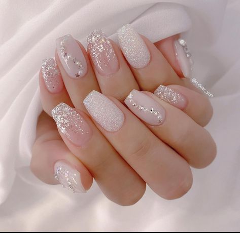 Nail Art Mariage, Fake Nails White, Bridal Nails Designs, Fancy Nails Designs, Nail Art Wedding, Bride Nails, Pretty Nail Art, Bridal Nails, Elegant Nails