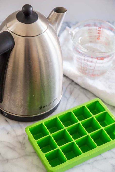 Can You Really Make Crystal-Clear Ice Cubes With Boiling Water? | Kitchn Old Fashion Drink Recipe, Clear Ice Cubes, Ice Cube Recipe, Fancy Ice Cubes, Whisky Ice, Fruit Ice Cubes, Fancy Ice, Old Fashioned Drink, How To Make Crystals