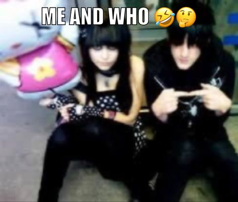 Couples Emo, Love Mood Pics, Emo Couples, Love Mood, Me And Who, Emo Love, Scene Core, 2000s Emo, Emo Memes