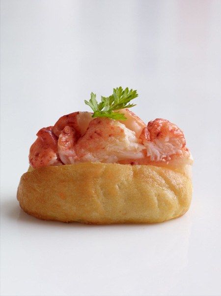 Wedding Appetizer Ideas, Wedding Hors D'oeuvres, Fruit Kabob, Wedding Appetizers, Appetizer Ideas, Reception Food, Catering Food, Lobster Roll, Food Yummy