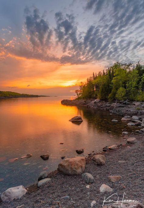 Lake Superior Painting, Scenic Photography Nature, Enders Game, Architecture References, Birch Tree Decor, Minnesota Life, Drawing Refrences, Lake Scene, Water Pictures