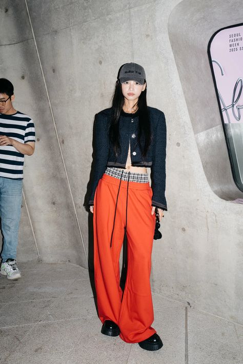 Seoul’s Best Street Style Photos From The Spring/Summer 2025 Shows | British Vogue Seoul Street Style, Seoul Fashion Week Street Style, Street Style Photos, Summer 2025, Seoul Fashion Week, Seoul Fashion, Korean Street, Best Street Style, British Vogue