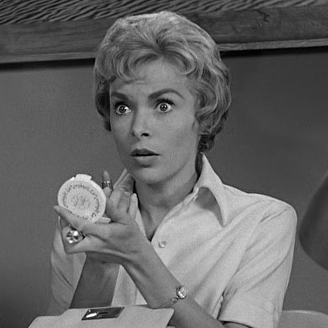 1960 Aesthetic, Marion Crane, Janet Leigh, Top Film, Maid Outfit, Alfred Hitchcock, Classic Movies, Horror Movies, Facial