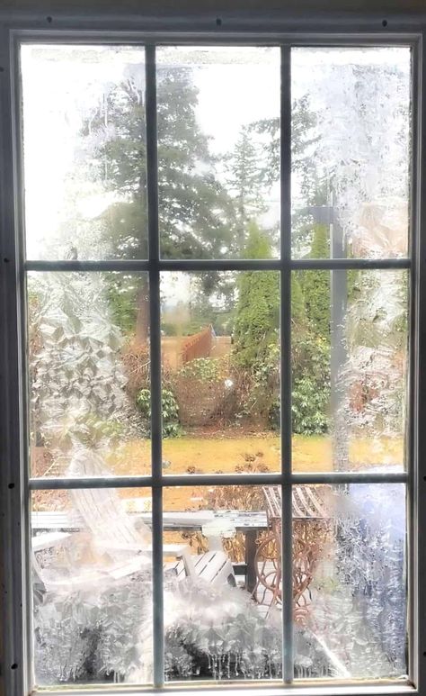 How to Frost Glass Windows with Epsom Salt - Crafty Little Gnome Frosted Window Diy, Decorate After Christmas, Kill Weeds Naturally, Holiday Boards, Snowy Window, Decorate For Christmas, Lace Painting, Frosted Windows, Diy Wind Chimes