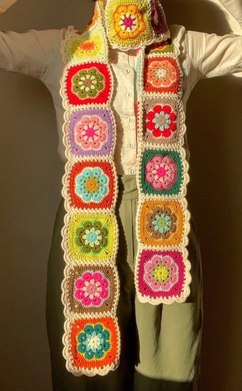 Things Made With Granny Squares, Colorful Scarf Crochet, Crochet Colorful Scarf, Flower Crochet Scarf, Colorful Crochet Scarf, Crochet Scarf Border, Granny Square Crochet Scarf, Funky Crochet Projects, Small Crochet Ideas Simple