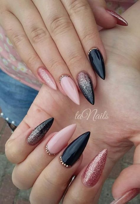 Spring Designs, Elegant Manicure, Manicure Nail Designs, Stiletto Nail Art, Black Acrylic Nails, Valentine Nails, Black Nail Art, Nail Design Inspiration, Almond Acrylic Nails