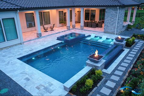 Pool With Patio Ideas, Rectangle Pool With Grotto, Fancy Pools Luxury, Modern Pools With Spa, Pools With Spas, Transitional Pool Design, Landscaping Around Rectangle Pool, Square Pool With Hot Tub, Modern Home Pool