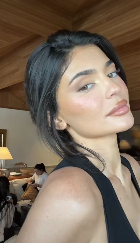 Kylie Jenner Height, Kylie Jenner Face, Kylie Jenner Makeup Look, Kylie Jenner Icons, Kily Jenner, Kylie Jenner Selfies, Kylie Jenner Hair, Fresh Face Makeup, Kylie Jenner Pictures