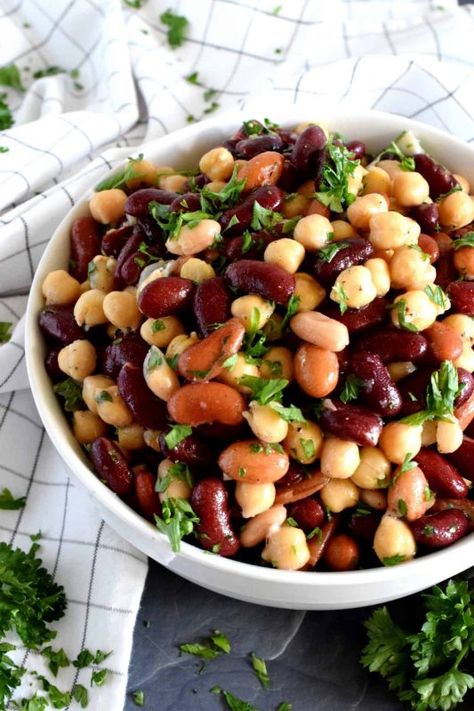 Bean And Chickpea Salad, Recipe Green Beans, Bean Salad Recipes Healthy, Salad Parmesan, 5 Bean Salad, Five Bean Salad, Kidney Bean Salad, One Pan Meal, Inflammatory Recipes