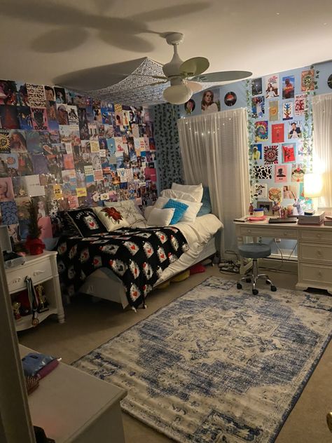 Indie Room Ideas Aesthetic, Indie Room Ideas Grunge, Vibey Bedroom Ideas, Vibey Bedroom, Teen Girl Bedroom Decor, Pastel Aesthetic Room, Room Decor Teen, Indie Aesthetic Room, Cool Room Decor