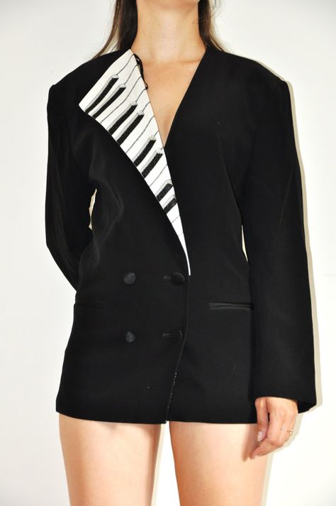 - Piano keyboard jacket. #fashion #style #music #jacket #musicfashion http://www.pinterest.com/TheHitman14/hey-ladies-musical-fashion/ Keyboard Jacket, Piano Dress, Jazz Fashion, Musical Dress, Music Inspired Fashion, Music Dress, Vintage Piano, 80s Jacket, Piano Keyboard