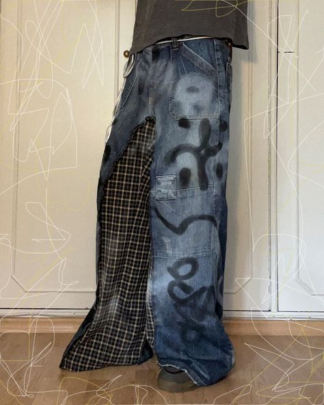 Balenciaga Aesthetic, Custom Jeans Diy, Diy Pants, Denim Repair, Balenciaga Fashion, Jeans Diy, Vibe Clothes, Fashion Inspiration Design, Student Fashion