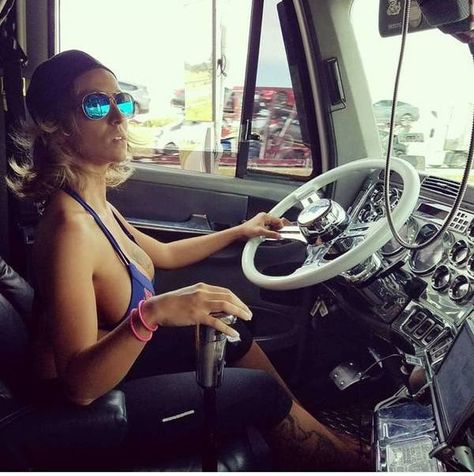 ... Semi Trucks Interior, Women Truck Driver, Female Trucks, Girl Trucker, Couple Bed, Women Trucker, Custom Big Rigs, Kenworth Trucks, Truck Interior