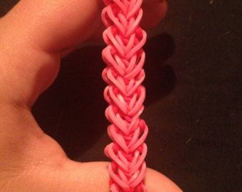 Lesson 12: Heart shaped bracelet from Rainbow loom site. Heart Loom Band Bracelet, Valentines Rainbow Loom, Heart Rainbow Loom Bracelet, Rainbow Loom Valentines, Heart Loom Bracelet, Rainbow Loom Heart Bracelet, Rubberband Bracelets, Loom Bands Designs, Wonder Loom