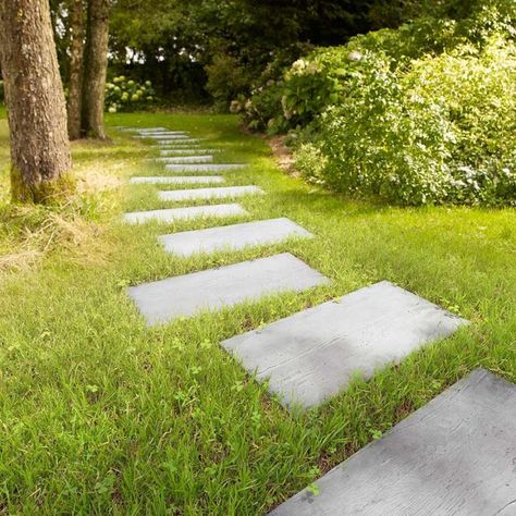 Back Garden Design, Garden Stepping Stones, Stone Walkway, Stone Pathway, Garden Steps, Stone Path, Garden Images, Garden Pathway, Stepping Stone