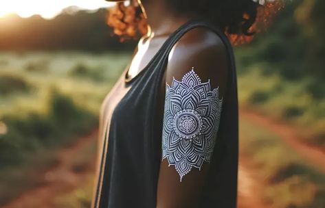 White Tattoo On Dark Skin: Everything You Should Know White Tattoos On Black Skin, White Tattoo On Dark Skin, Tattoo On Dark Skin, Dark Skin Tattoo, White Ink Tattoo, Hand Tattoos For Women, Grey Tattoo, White Tattoo, Minimalist Tattoo