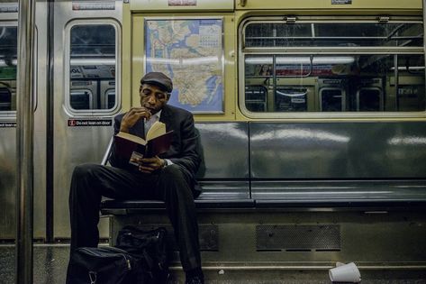 Subway People, Ny Subway, Train Drawing, Keep Quiet, People Poses, Train Photography, Man Sitting, Person Sitting, Subway Art