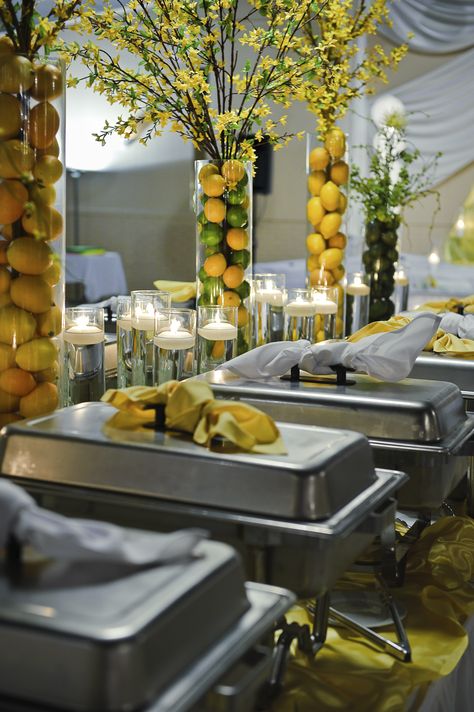 Yellow Brunch Decor, Event Buffet Decor, Buffet Table Ideas Decor, Buffet Setup, Food Table Decorations, Buffet Presentation, Buffet Set Up, Wedding Buffet Food, Catering Table